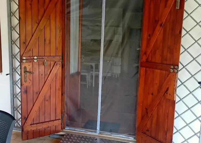 Villa Indipendente "Coco' " 50Mt Dal Mare Senza Attraversamenti, Posizionata Tra San Felice Circeo E Terracina,Ponza-Palmarola Fronte Spiaggia 22Miglia